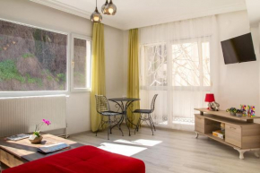 Cozy and Central Apartment near Historical Lift and Shore in Konak, Izmir